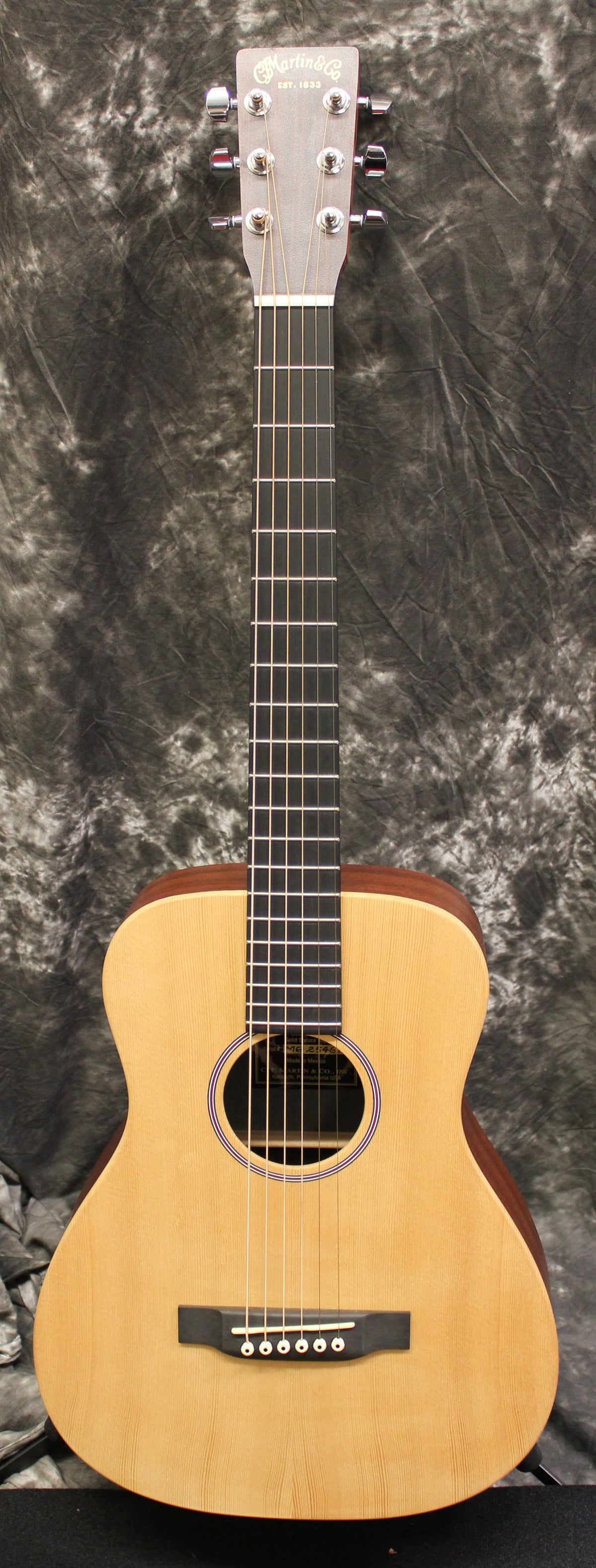 Acoustic Guitar Z98660