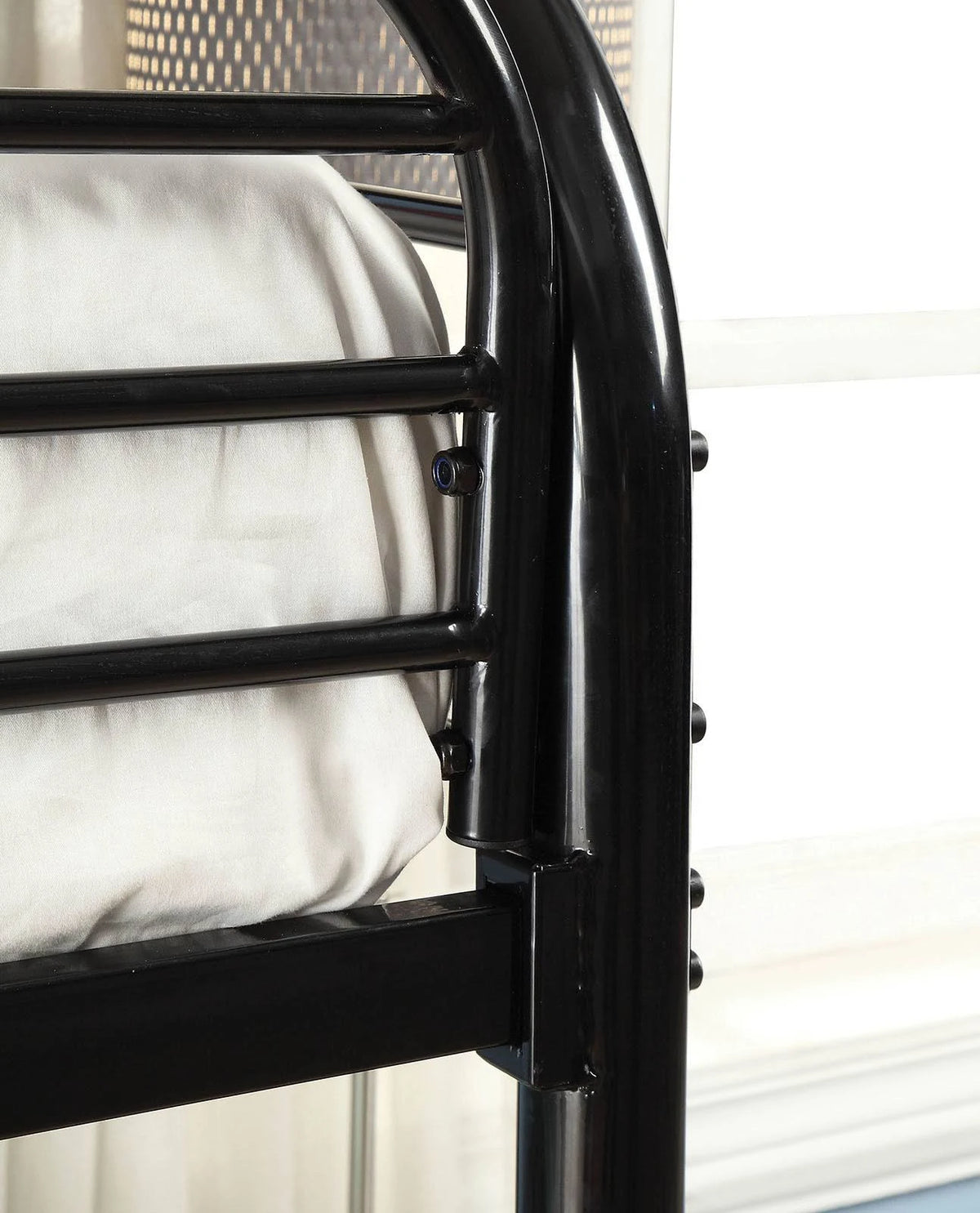 Black Twin Over Twin Bunk Bed V790076