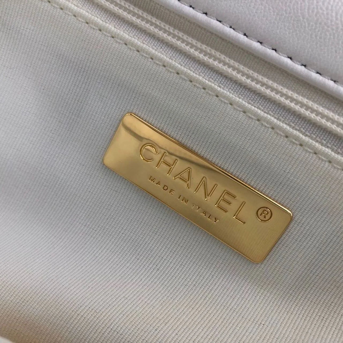 White Handbag K962352