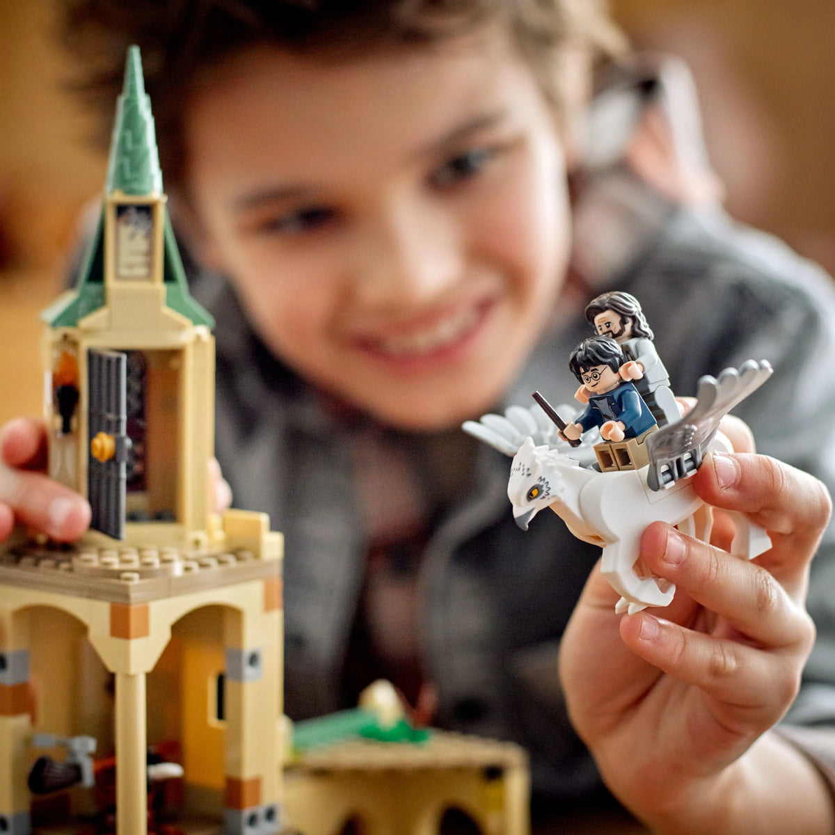 Castle Tower Toy with Hippogriff Figure and Prison Cell I453