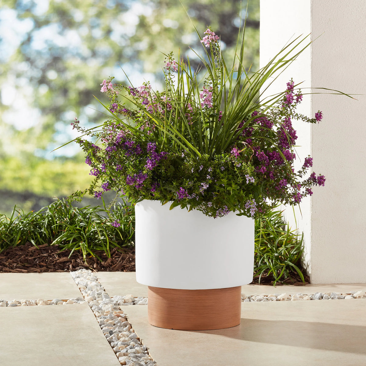 White Resin Planter R74852