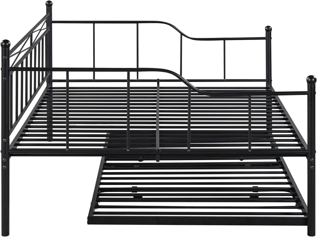 Full Size Metal Daybed with Twin Size Adjustable Trundle Z8957