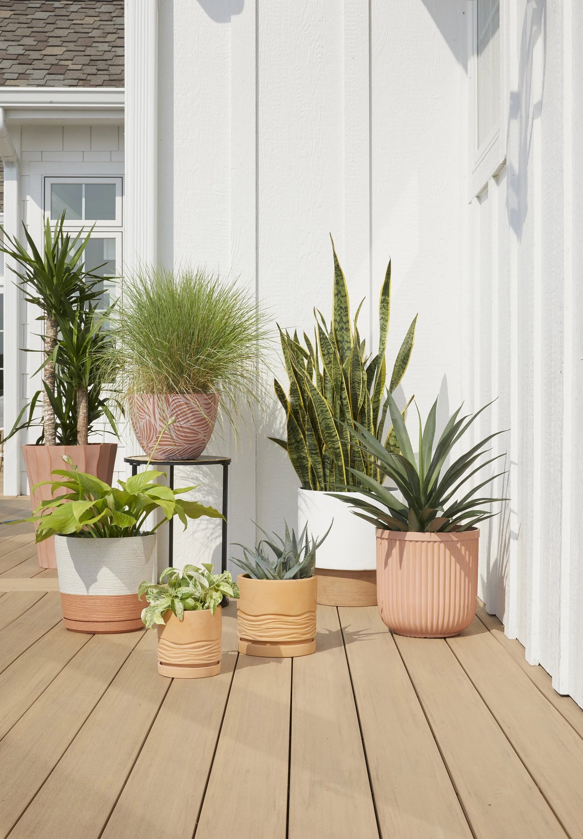 White Resin Planter R74852