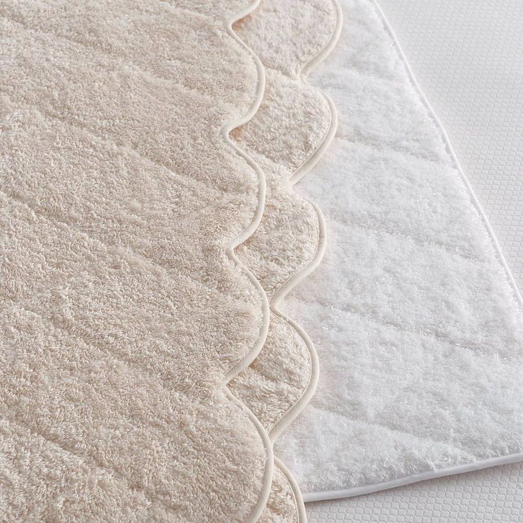 White Quilted Tub Mat G7218