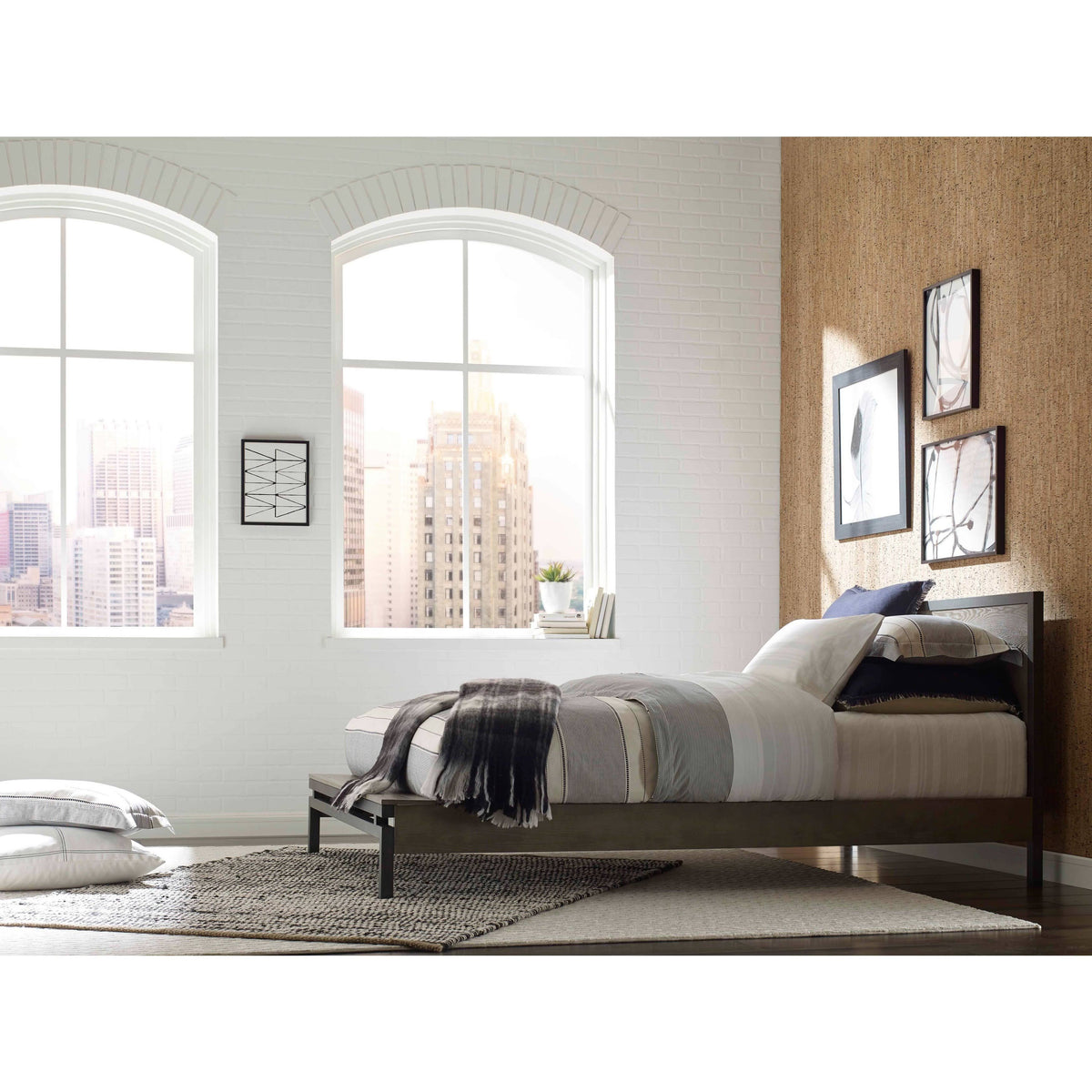 Queen Bed J66974