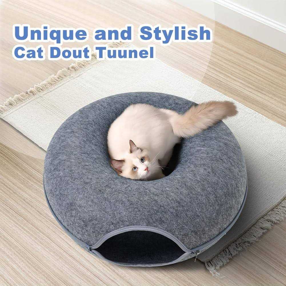 Cat Cave with 3 Toys R914