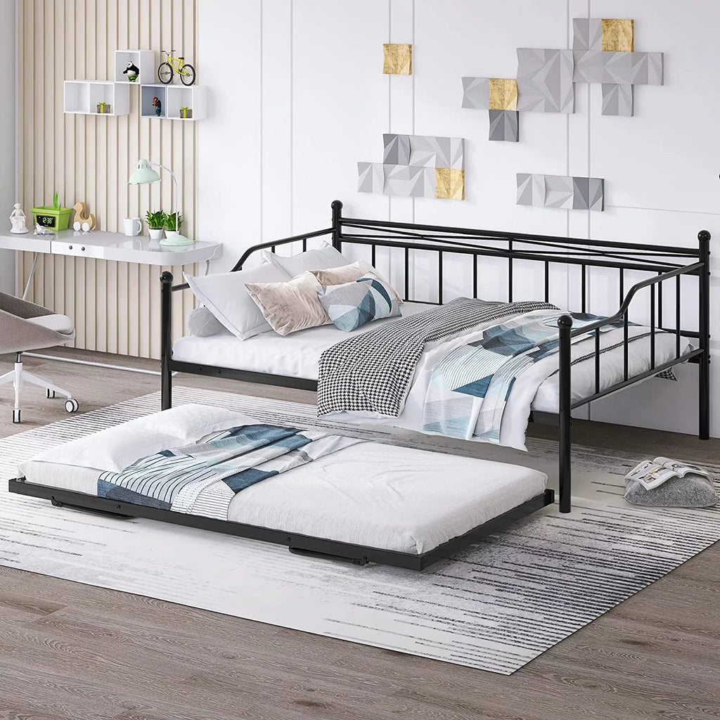 Full Size Metal Daybed with Twin Size Adjustable Trundle Z8957