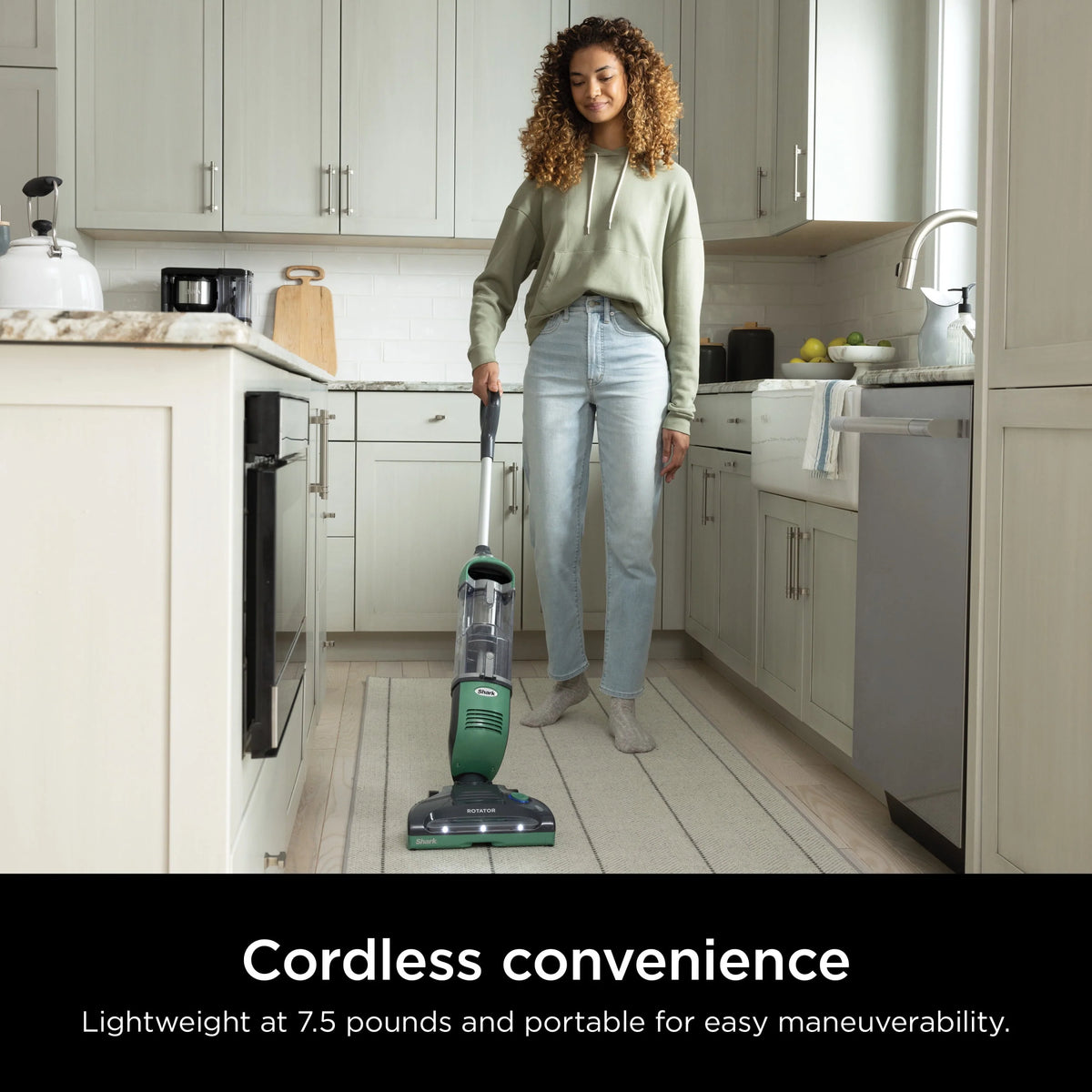Cordless Vacuum with Charging Dock R115